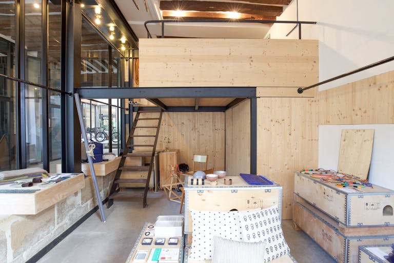 Trendy Shop in Le Marais - Image 3