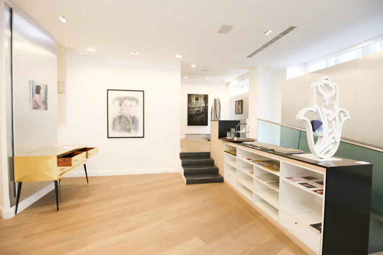 Saint Germain des Prés Showroom - Image 2