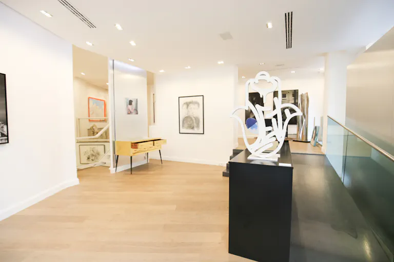 Saint Germain des Prés Showroom - Image 3
