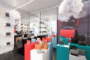 Contemporary Shop in Le Marais - Image 2