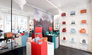 Contemporary Shop in Le Marais - Image 3