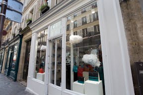 Contemporary Shop in Le Marais - Image 4