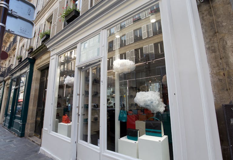 Contemporary Shop in Le Marais - Image 4