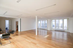 Classic Loft Space in Opera-Bourse - Image 5