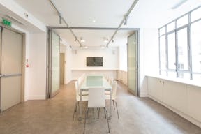 Showroom in Palais Royal - Image 2