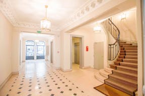 Showroom in Palais Royal - Image 6