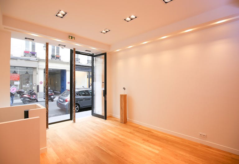 Pop-Up Boutique Near République - Image 2