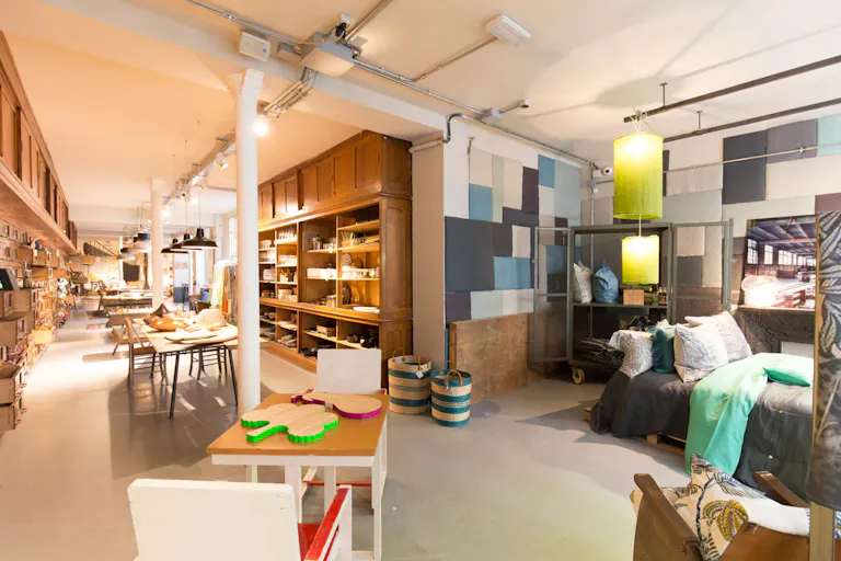 Pop-Up Store Near Folie Mericourt - Image 0