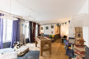Pop-Up Store Near Folie Mericourt - Image 3