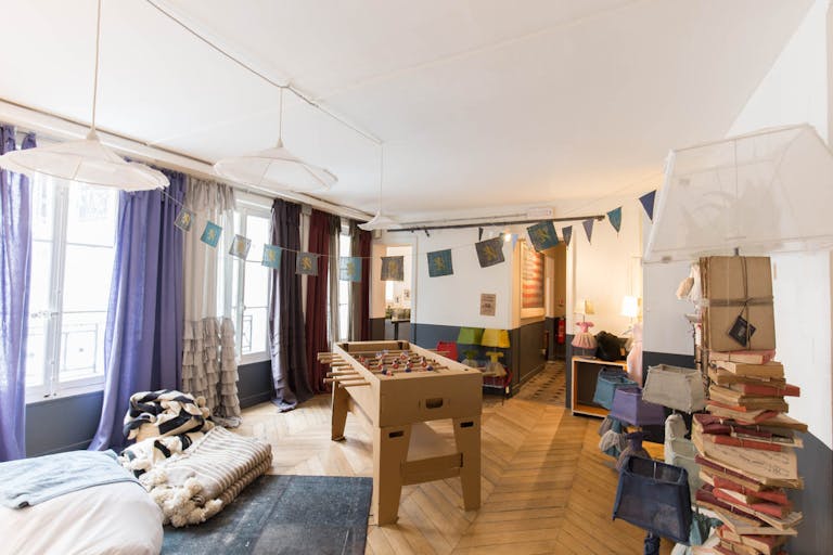 Pop-Up Store Near Folie Mericourt - Image 3