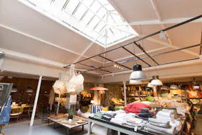 Pop-Up Store Near Folie Mericourt - Image 6