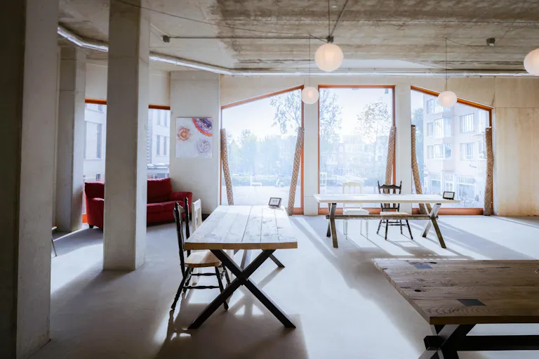 Pop-Up Showroom in Oost - Image 1