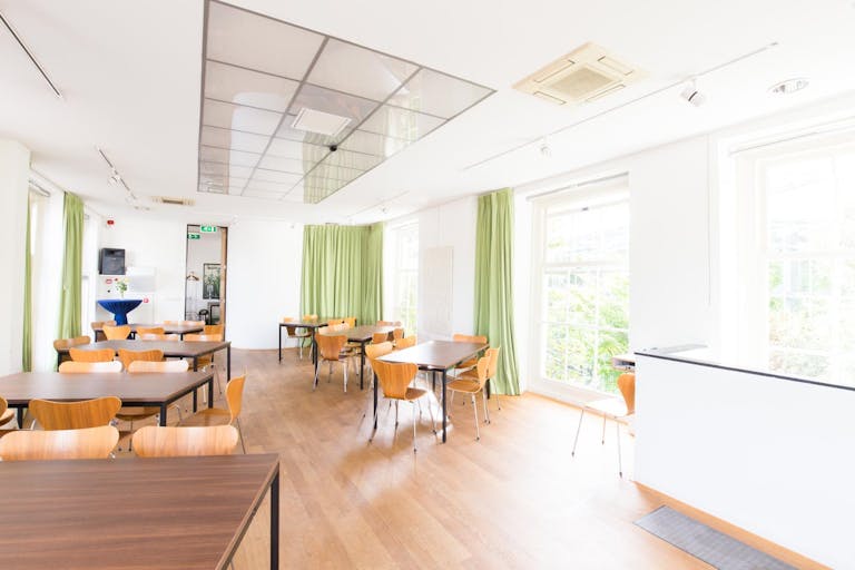 Classic Space in an Incredibly Beautiful Building - Image 1