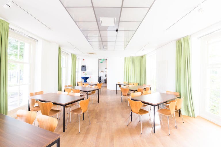 Classic Space in an Incredibly Beautiful Building - Image 2