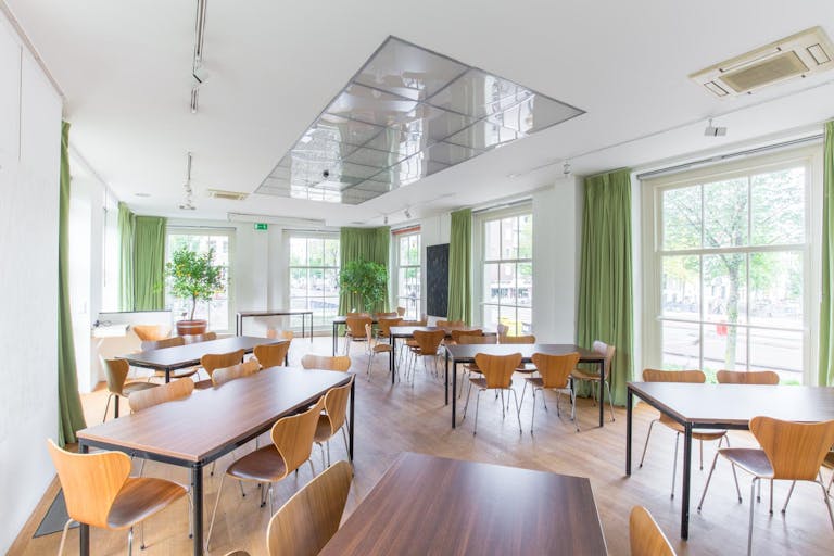 Classic Space in an Incredibly Beautiful Building - Image 3