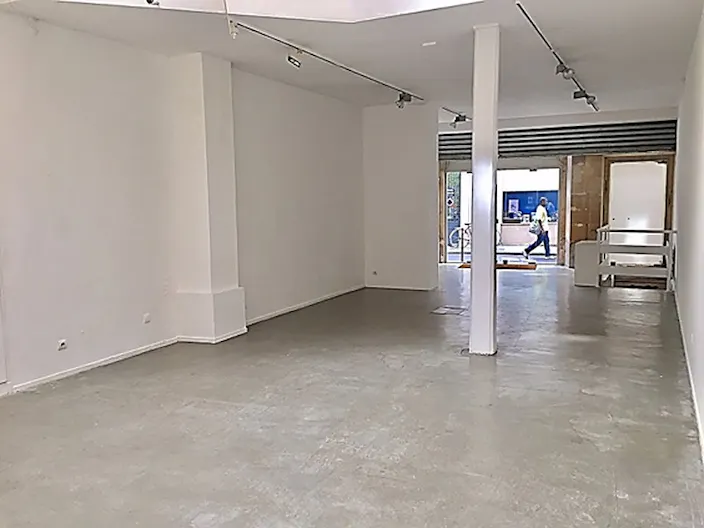 Bright Le Marais Gallery Space - Image 0