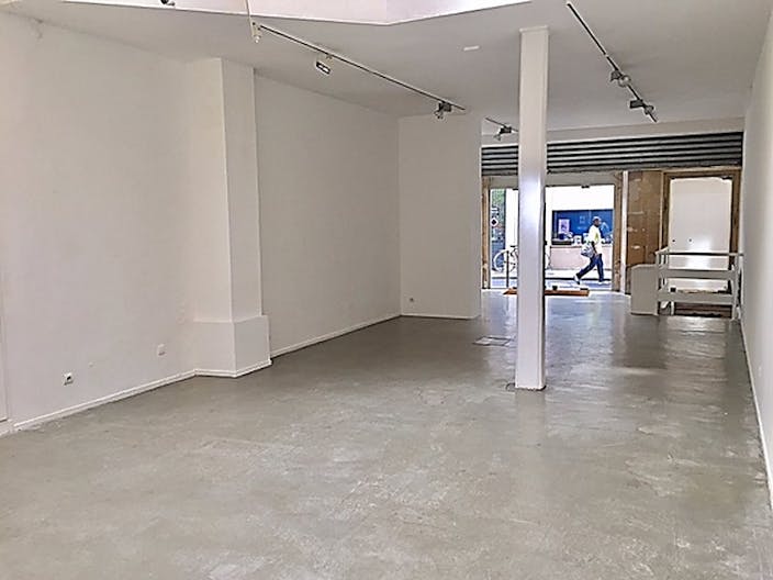 Bright Le Marais Gallery Space - Image 0