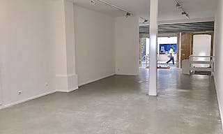 Bright Le Marais Gallery Space - Image 0