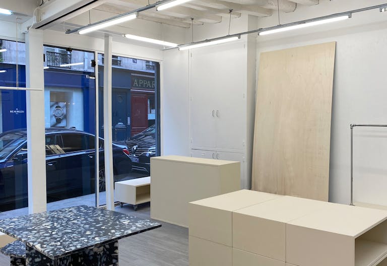 Minimal Boutique Space in Haut Marais - Image 0
