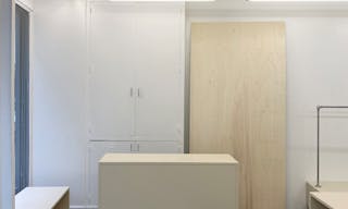 Minimal Boutique Space in Haut Marais - Image 1