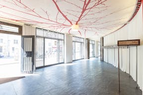 Pop-Up Shop in Trendy Le Marais - Image 0