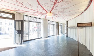 Pop-Up Shop in Trendy Le Marais - Image 0