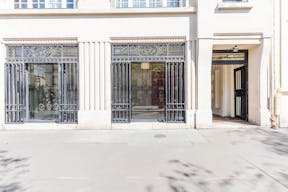 Pop-Up Shop in Trendy Le Marais - Image 3