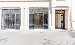 Pop-Up Shop in Trendy Le Marais - Image 3