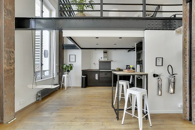 Spectacular Showroom in Le Marais - Image 4