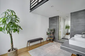 Spectacular Showroom in Le Marais - Image 10
