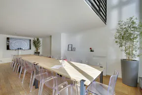 Spectacular Showroom in Le Marais - Image 11