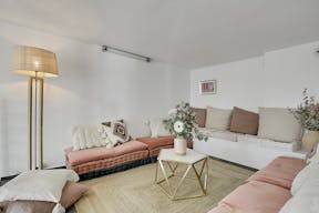 Spectacular Showroom in Le Marais - Image 12