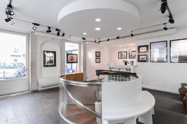 Gallery in Saint Germain des Prés - Image 1
