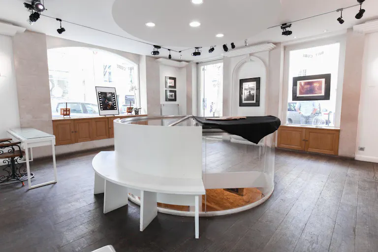 Gallery in Saint Germain des Prés - Image 2