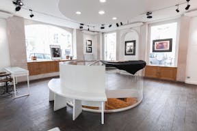 Gallery in Saint Germain des Prés - Image 2