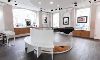 Gallery in Saint Germain des Prés - Image 2