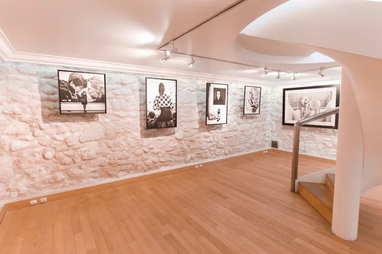 Gallery in Saint Germain des Prés - Image 3