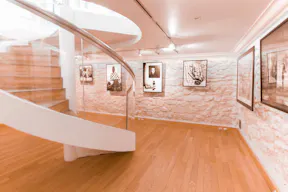 Gallery in Saint Germain des Prés - Image 4