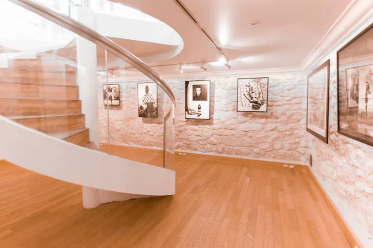 Gallery in Saint Germain des Prés - Image 4
