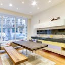 Bright Pop-Up Shop in Sentier