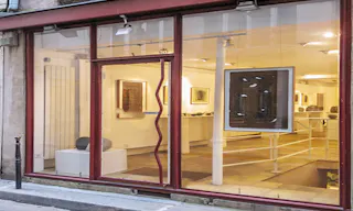 Characterful Showroom in Le Marais - Image 4