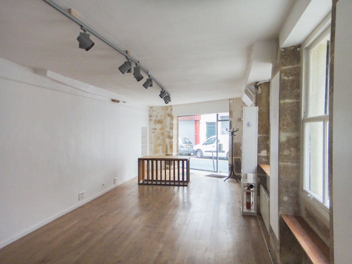 Rustic Pop-up Store in Le Marais - Image 0