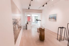 Bright Le Marais Showroom - Image 3