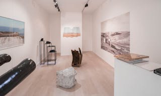 Bright Le Marais Showroom - Image 4