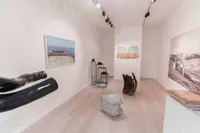 Bright Le Marais Showroom - Image 6