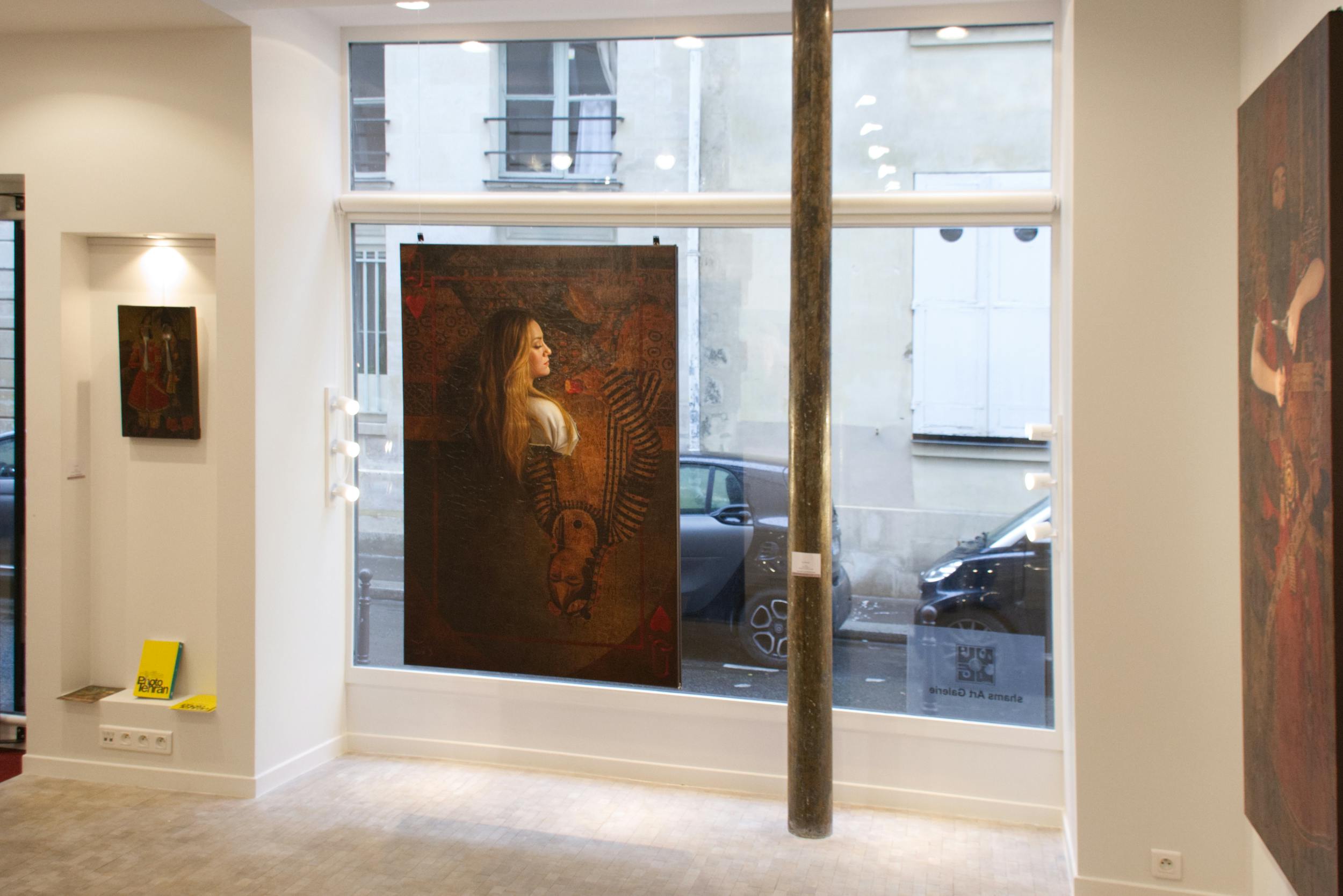 Modern 37 sqm Gallery and Showroom in Le Marais