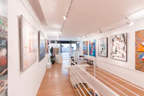 Characterful Showroom in the 8th district of Paris - Image 1