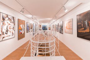 Characterful Showroom in the 8th district of Paris - Image 4