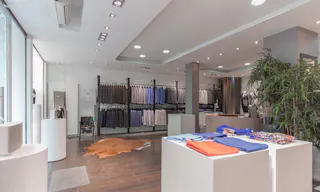 Sophisticated Temple Pop-Up Shop - Image 2
