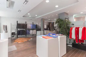 Sophisticated Temple Pop-Up Shop - Image 3